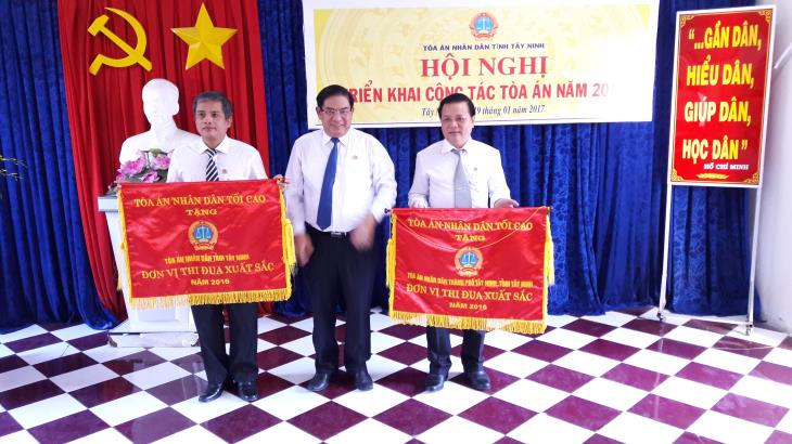 Tây Ninh: Tòa án nhân dân tỉnh tổng kết công tác 2016, triển khai nhiệm vụ 2017.